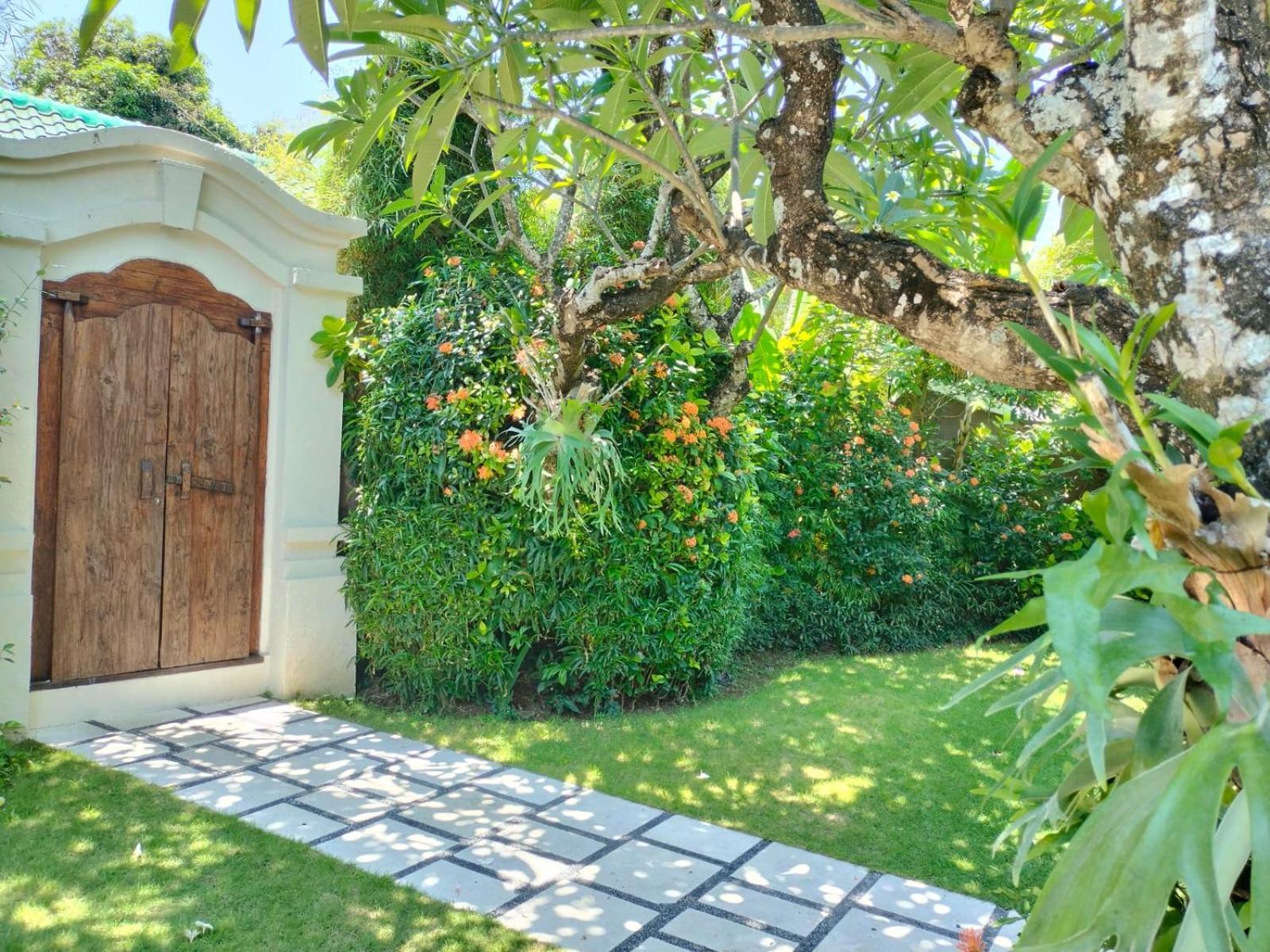 Villa Frangipani Sanur  Exterior photo