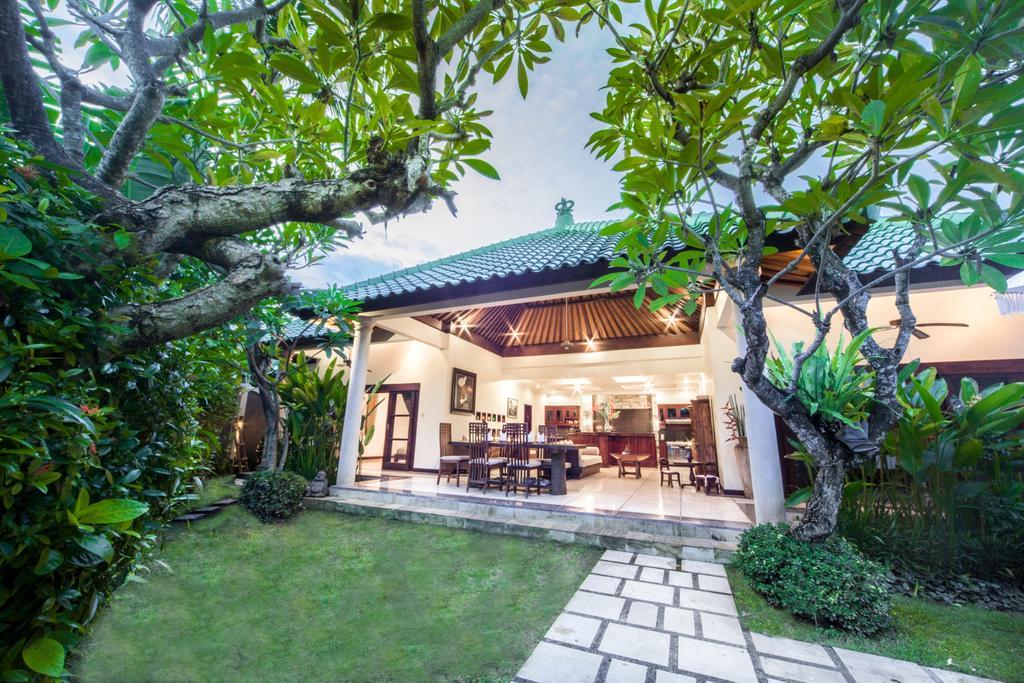 Villa Frangipani Sanur  Exterior photo